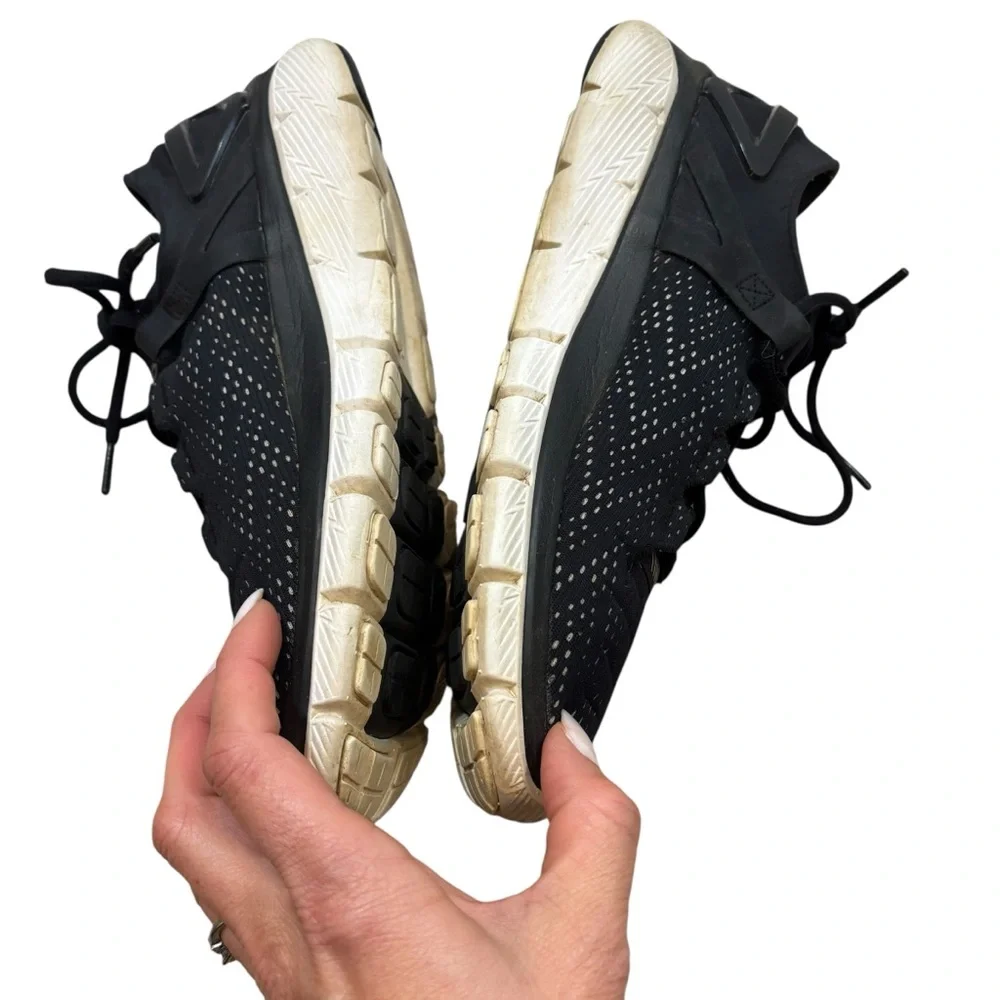 Boys Under Armour Speedform Fortis Black Sneakers‎ Size 5